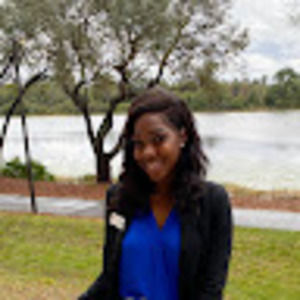 Meet your Posher, Aja